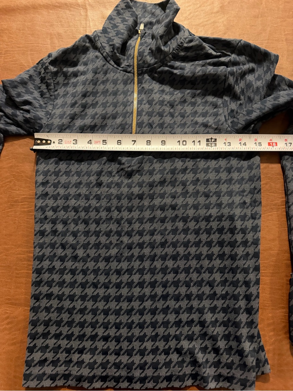 Rhone women’s Houndstooth Quarter-Zip Navy Pullover Size Medium
